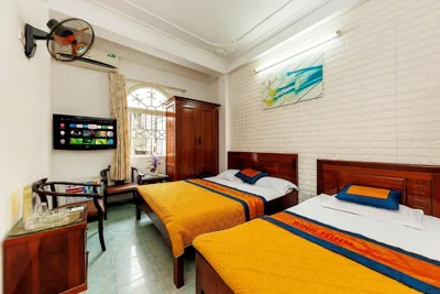 Habitación Triple Estándar — Binh Minh Ngoc Khanh Hotel